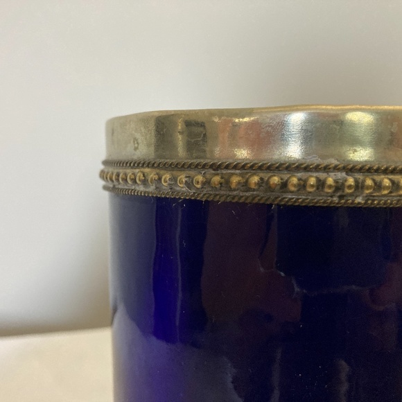 Artisan Glass Vase - Picture 3 of 4